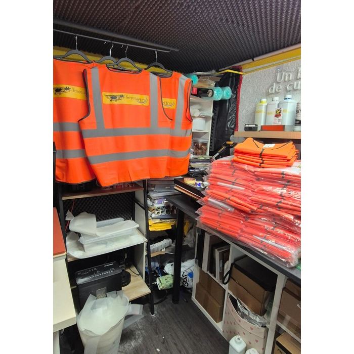 Atelier Un brin de custom à Vayres-sur-Essonne, production de gilets personnalisés